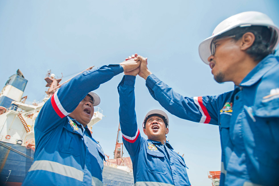 ​將工廠遷至泗水的JIIPE Gresik工業區時，中國及其他中國/工業工廠的優勢